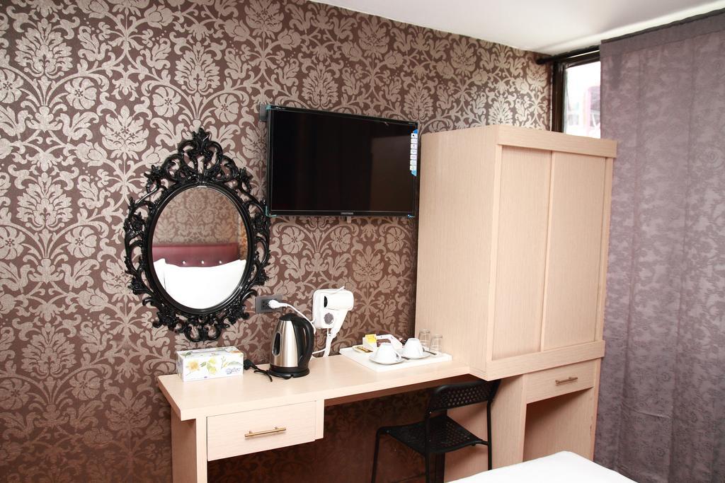 Harrys Suite Hotel Bangkok Dış mekan fotoğraf