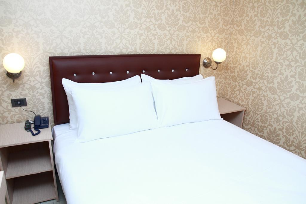 Harrys Suite Hotel Bangkok Dış mekan fotoğraf