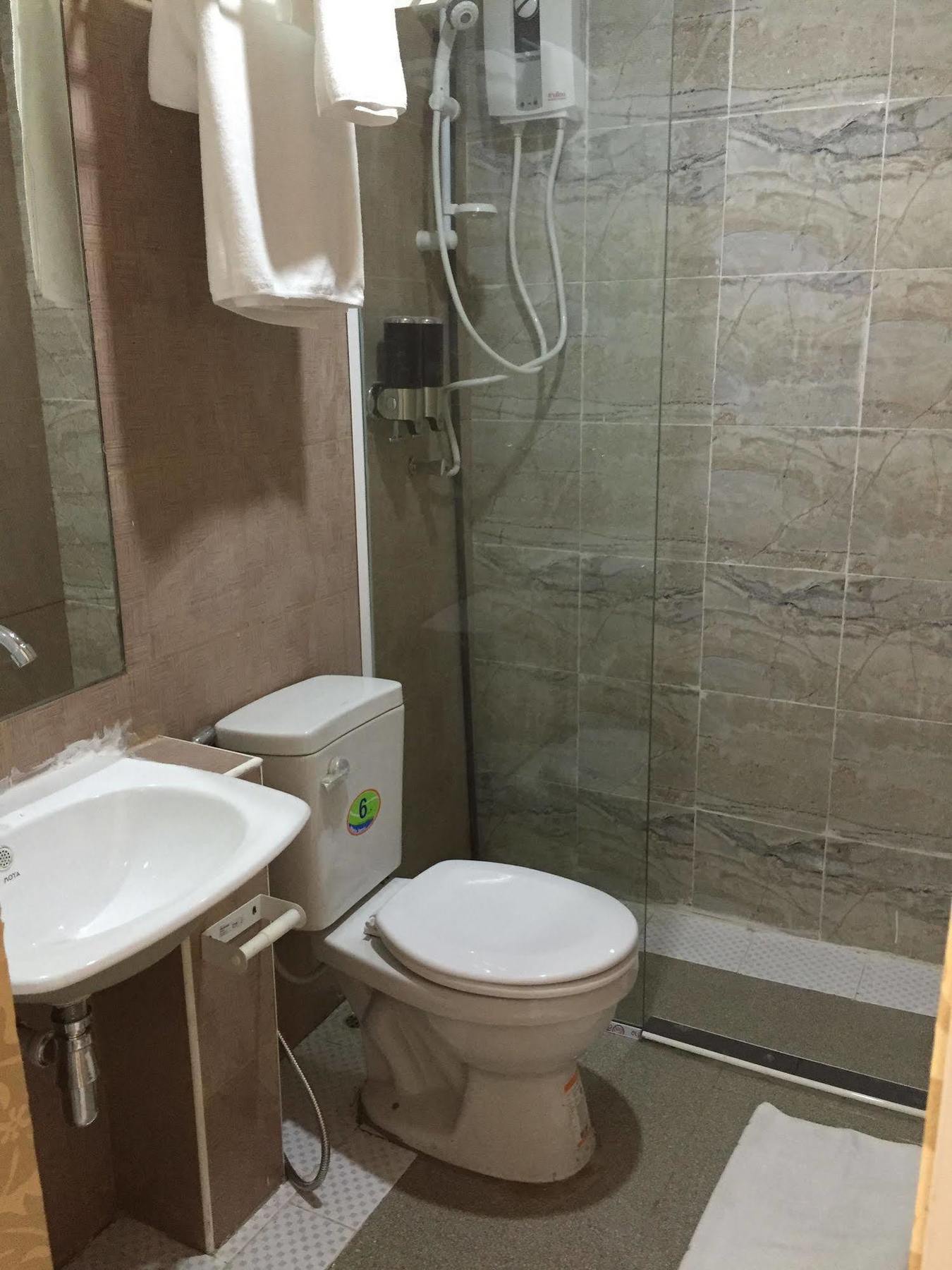 Harrys Suite Hotel Bangkok Dış mekan fotoğraf