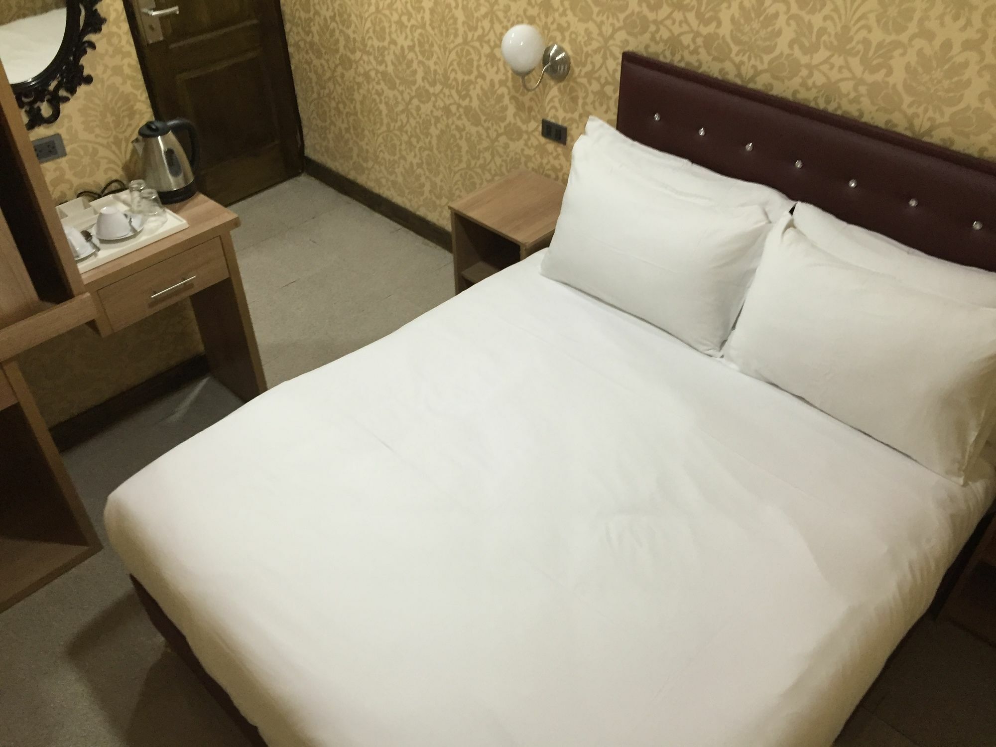Harrys Suite Hotel Bangkok Dış mekan fotoğraf