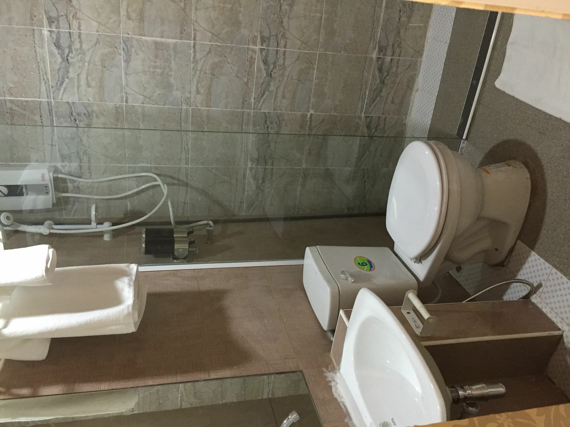 Harrys Suite Hotel Bangkok Dış mekan fotoğraf